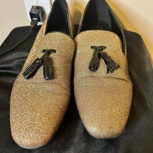 Kurt Geiger Men’s US 10/ EU 43  (USED ) Gold loafer.
